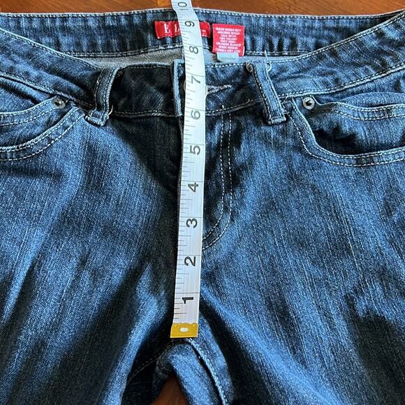 Elle Woman size 2 Blue Straight Leg Jeans Pre Loved Mid Rise - Picture 7 of 9